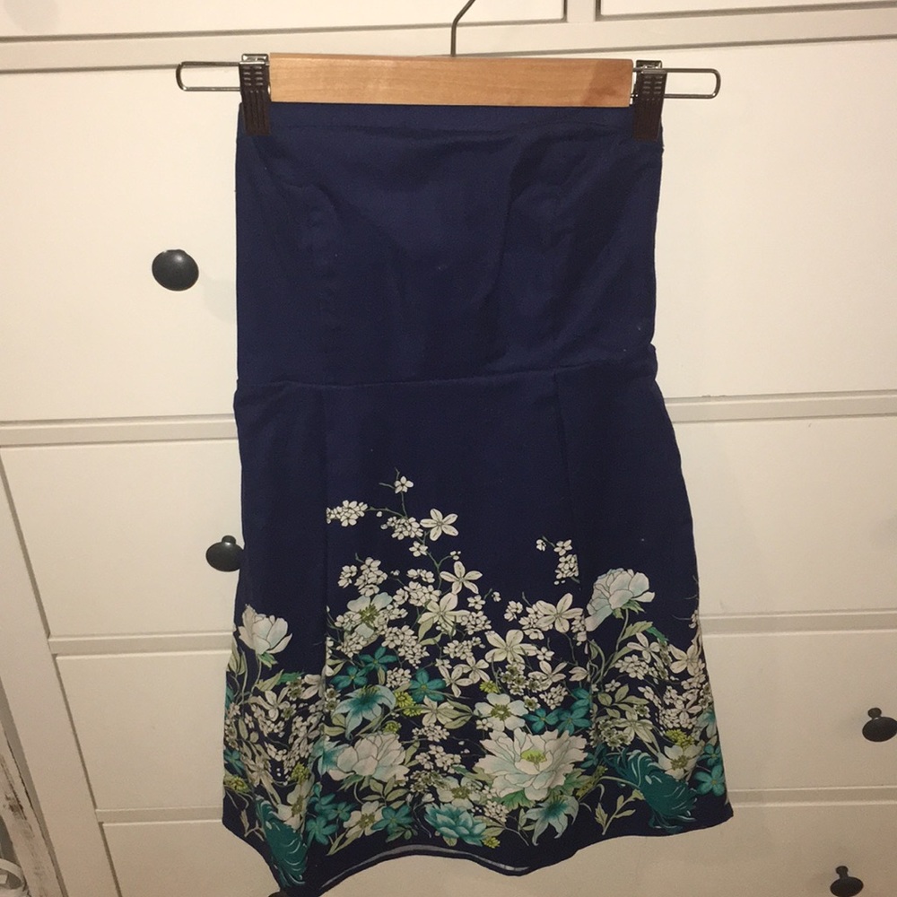 Blue flowered strapless dress